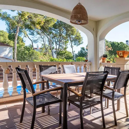 Holiday home At012 Piscina Privada, Muy Bien Equipado, La Playa A 250 Metros Torredembarra